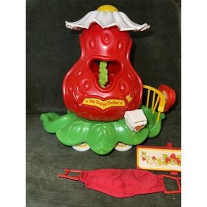 Vintage Strawberry Shortcake Big Berry Trolley, Missing Pieces.